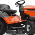 Husqvarna Rasentraktor TC 138L – Versandrückläufer mit Stoßstange und mit leichten Kratzern